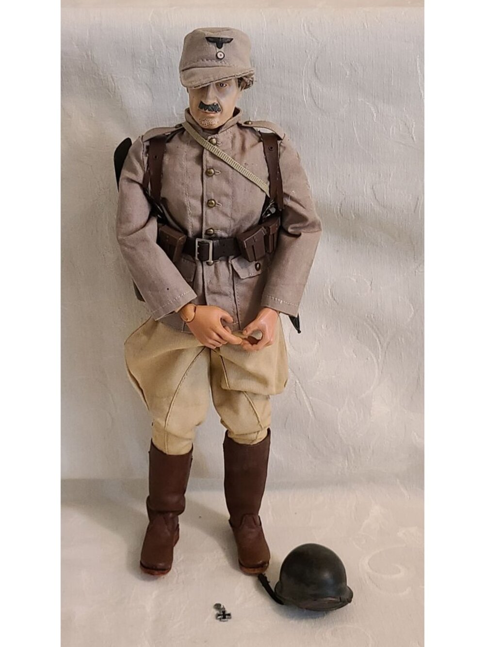 Dragon Models 1/6 WWII German Soldier Side Cap Helmet Iron Cross